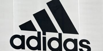 adidas dirndl