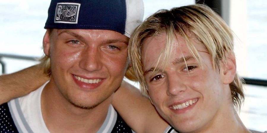 Nick Carter (l.) und sein jüngerer Bruder Aaron im Jahr 2003 in New York.