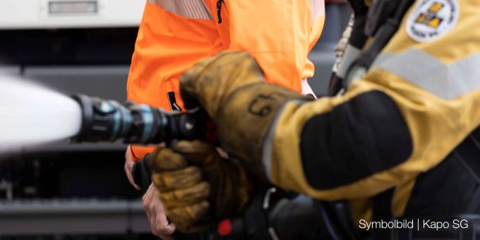 Der Brand konnte gelöscht werden. Haag SG: Autobrand