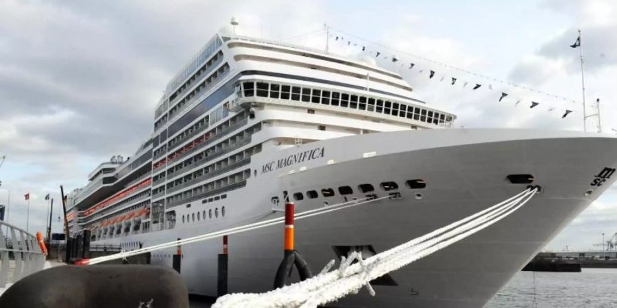 Das Kreuzfahrtschiff «MSC Magnifica» im Hafen von Hamburg. Foto: picture alliance / Maurizio Gambarini/dpa