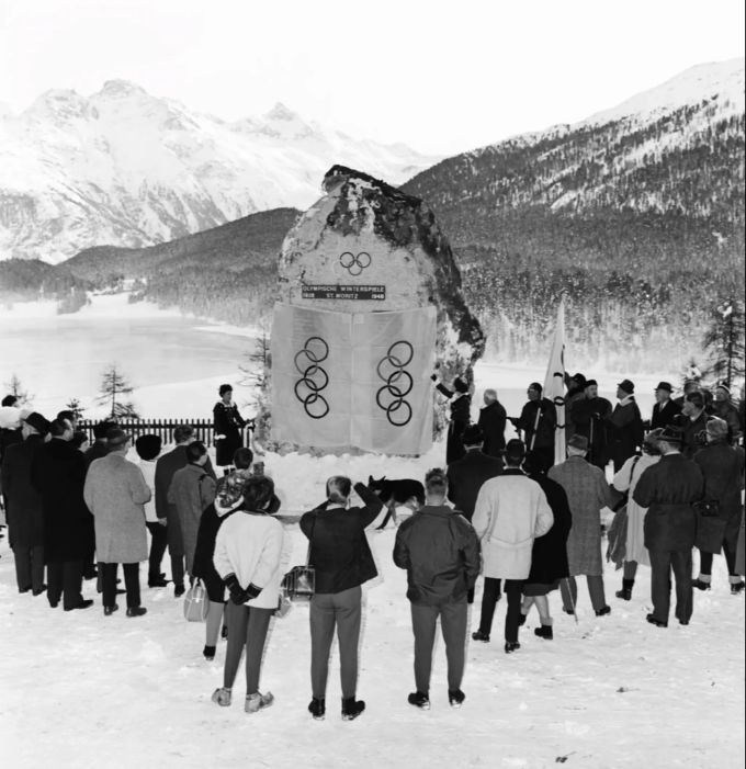 1928 fungiert die Schweiz mit St. Moritz erstmals als Gastgeber der Olympischen Winterspiele. Olympia St. Moritz