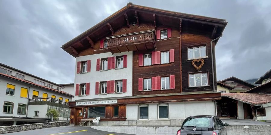 Grundbuchamt Klosters-Serneus.