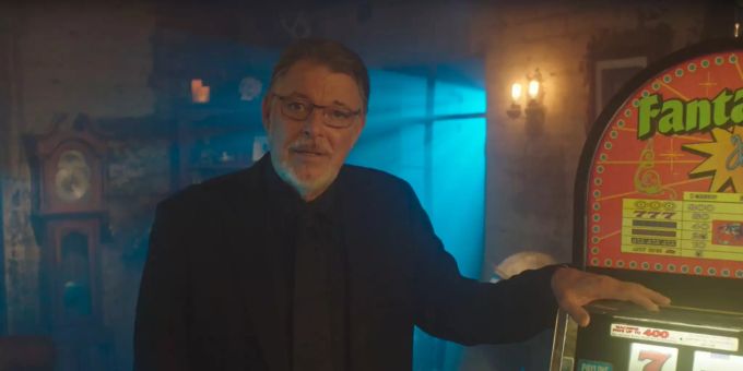 Jonathan Frakes blickt in die Kamera. «X-Factor: Das Unfassbare»
