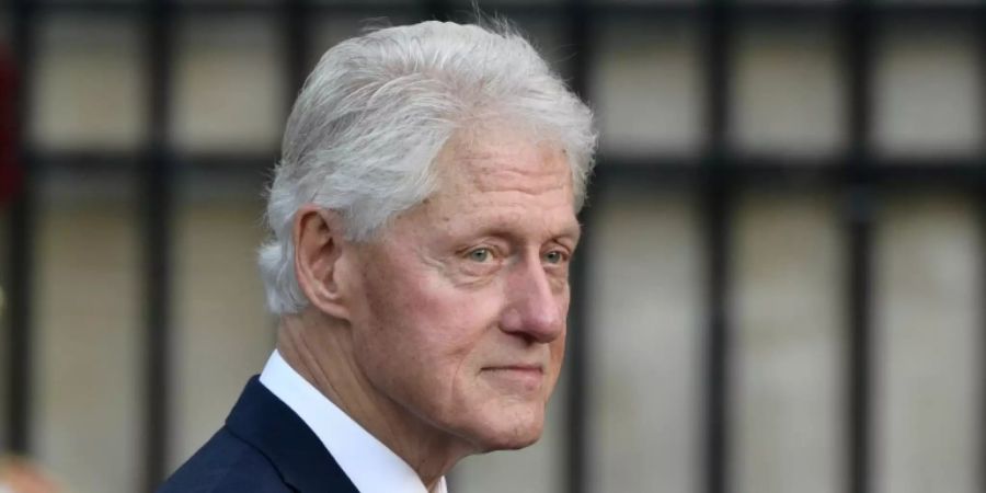 Ex-US-Präsident Bill Clinton: «Hillary und ich trauern um Ihre Majestät, Königin Elisabeth II., und wir schliessen uns den Menschen im Vereinigten Königreich, im Commonwealth und in der ganzen Welt an, um für ihr aussergewöhnliches Leben zu danken.»