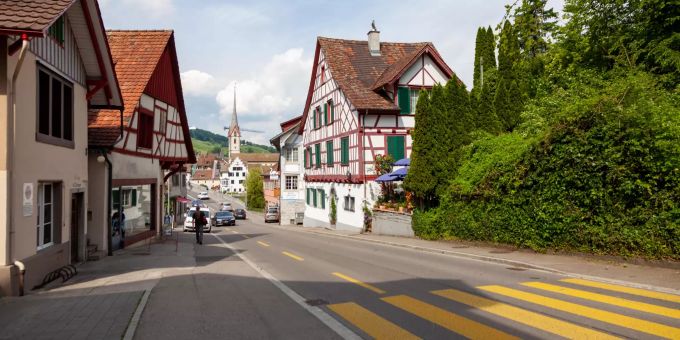 Einfahrt auf die Rheinbrücke in Stein am Rhein. Einfahrt auf die Rheinbrücke in Stein am Rhein.