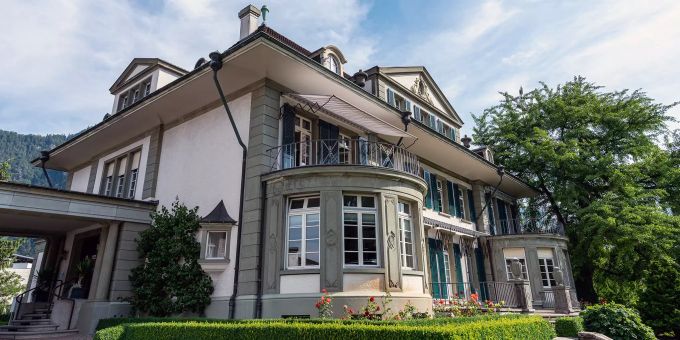 Die ehemalige Villa Cranz beherbergt heute die Gemeindeverwaltung von Interlaken. Die ehemalige Villa Cranz beherbergt heute die Gemeindeverwaltung von Interlaken.
