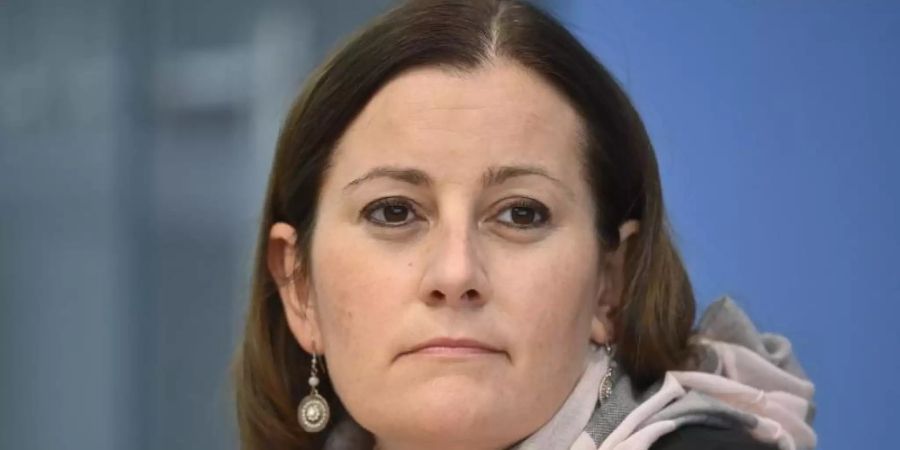Janine Wissler, Bundesvorsitzende der Partei Die Linke, äussert sich besorgt zur aktuellen Corona-Entwicklung. Foto: Bernd Von Jutrczenka/dpa