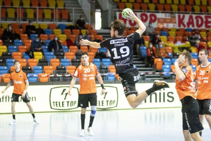 Marco Strahm im Abschluss gegen die Kadetten Schaffhausen. BSV Bern