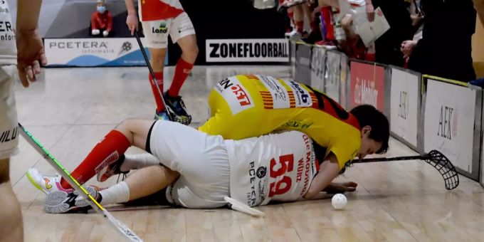 Viel Kampf im Derby zwischen Thun und Langnau.