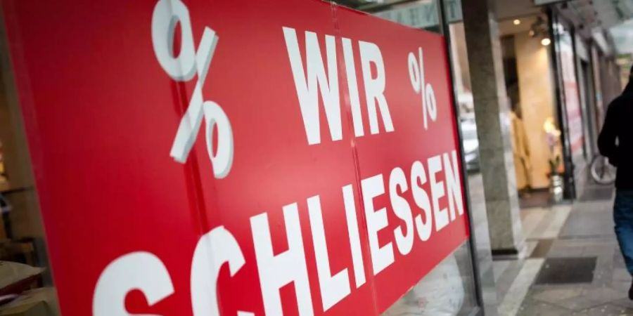 Um eine Pleitewelle in der Corona-Krise abzuwenden, hatte der Staat die Pflicht zum Insolvenzantrag bei Eintritt von Überschuldung oder Zahlungsunfähigkeit zeitweise ausgesetzt. Foto: Martin Gerten/dpa