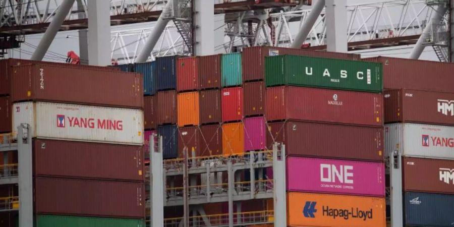 Ein Containerschiff im Hafen von Southampton (Archivbild). Foto: Andrew Matthews/PA Wire/dpa