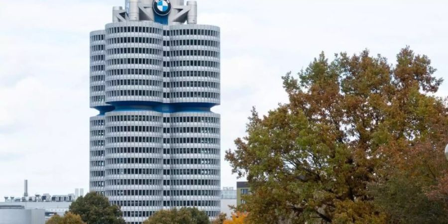 Die BMW-Zentrale in München. Foto: Daniel Josling/dpa