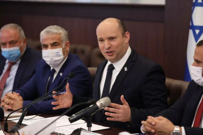 Israelischer Premierminister Naftali Bennett (2.v.r) im Kabinett Israelischer Premierminister