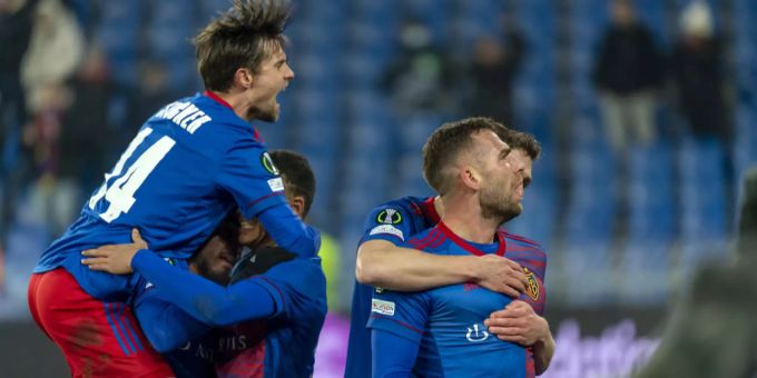 Am Ende jubeln die Basler. Sie sichern sich souverän den Gruppensieg. FC Basel jubelt