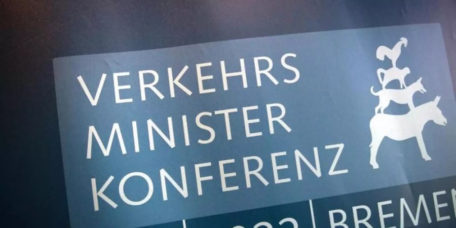 Die Verkehrsminister der Länder sind in einer Video-Schalte zu ihrer turnusmässigen Konferenz zusammen gekommen. Foto: Sina Schuldt/dpa