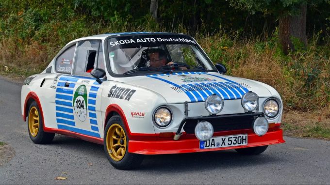 So sah damals übrigens die Konkurrenz aus: auf Platz 2 und 4 der Jänner-Rallye 1981 landete der Škoda 130 RS. sdf