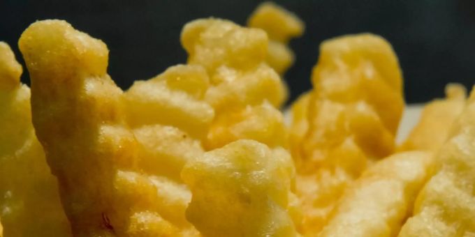 Pommes in einer Tüte Pommes in einer Tüte