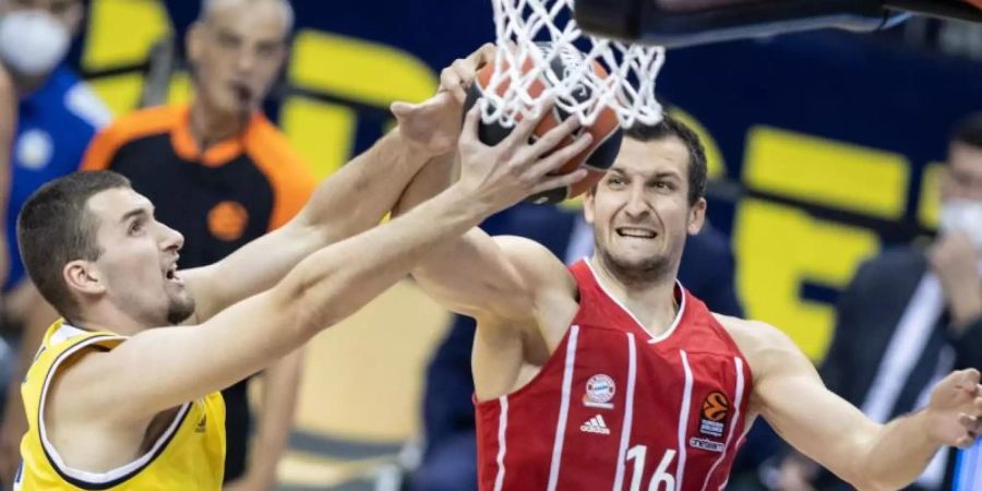 Die meisten der Basketballtrainer tippen ein Duell von Alba Berlin und FC Bayern München um die Meisterschaft. Foto: Andreas Gora/dpa