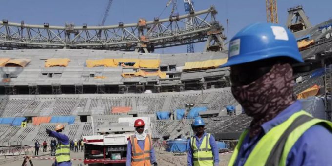 84-Stunden-Woche! - WM-Organisatoren geben Ausbeutung von Arbeitern zu