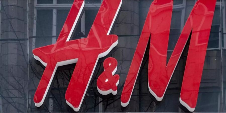 H&M-Geschäft in der Innenstadt von Hamburg. Foto: Axel Heimken/dpa