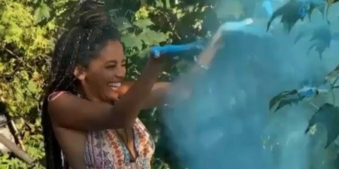 Es ist ein Junge - Vanessa Morgan ist Mama geworden!