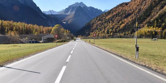 Mehrmals zu schnell und mit annulliertem Führerausweis unterwegs.