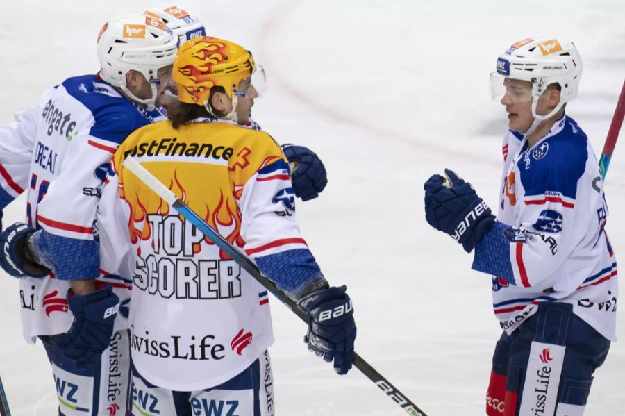 Der ZSC entscheidet die Partie im letzten Drittel.