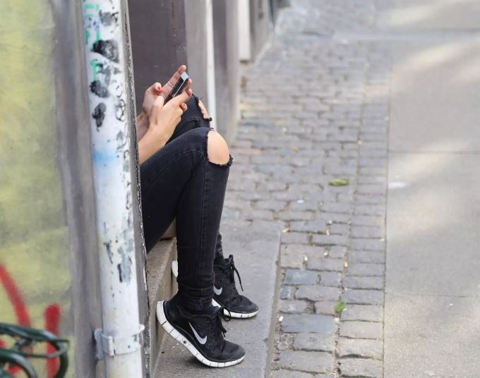 Übermässiger Medienkonsum und sozialer Rückzug: Die junge Bernerin war für ihre Eltern nicht mehr erreichbar. (Symbolbild) Coronavirus