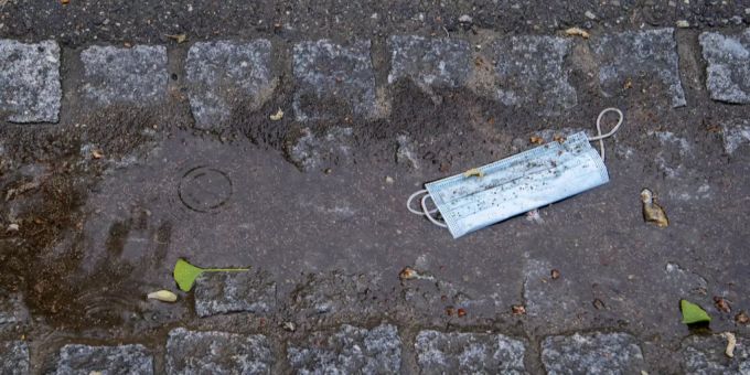 Über 8000 Tonnen Müll - Greenpeace erklärt Einwegmasken den Kampf