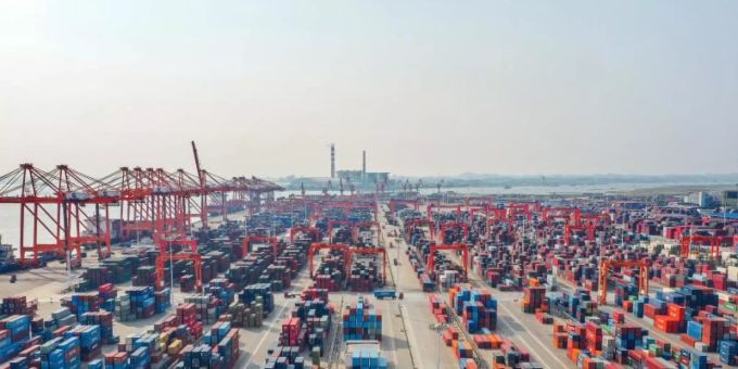 Der Export aus China ist unerwartet zurückgegangen. Null Covid Strategie China
