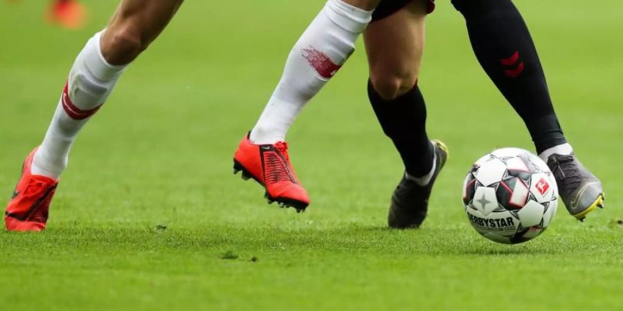 Der Streamingdienst DAZN hat die TV-Rechte an der Bundesliga übernommen. Foto: Jan Woitas
