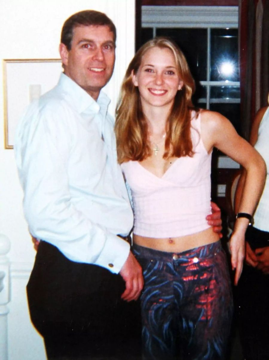 2001: Prinz Andrew mit der damals 17-jährigen Virginia Roberts.