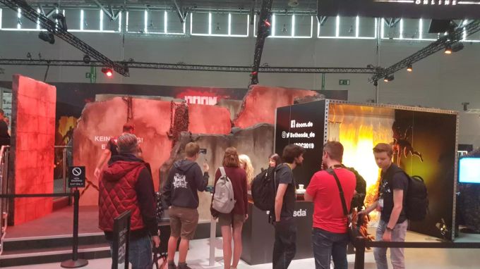 Bethesda rechnet damit, dass rund 30'000 Quadratmeter Wald gepflanzt werden. Doom Gamescom.