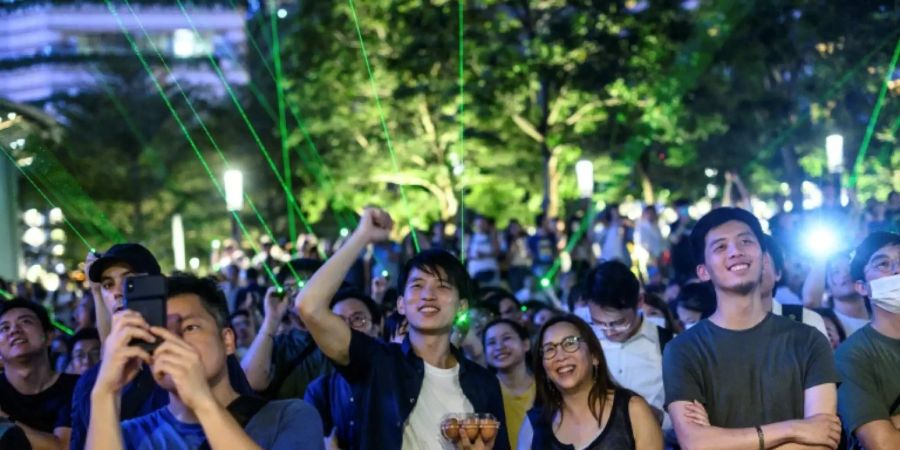 Demonstranten beim «Laserspektakel» in Hongkong