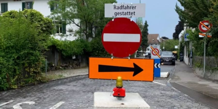 Sperrung der Strassen wegen des Chilbimärts.
