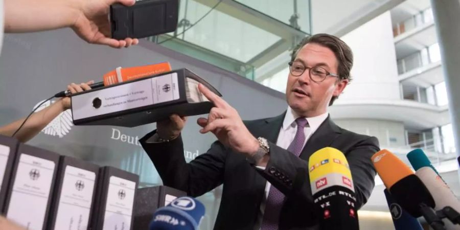 Hat seinen österreichischen Kollegen Andreas Reichhardt und den Tiroler Landeschef Günther Platter nach Berlin eingeladen: Bundesverkehrsminister Andreas Scheuer. Foto: Jörg Carstensen