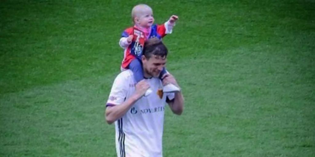 Oberösterreichische feuerwehrwache der gemeinden pregarten und gutau. Fabian Frei : Fc Basel Fabian Frei Wird Zum Zweiten Mal Vater