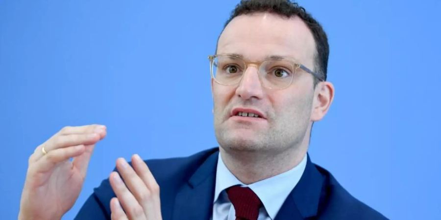 Jens Spahn (CDU) will mit dem Gesetzentwurf Geschäfte auf Kosten der Patienten unterbinden, wenn sie nach einem Aufenthalt im Krankenhaus zu Hause weiterbetreut werden. Foto: Britta Pedersen