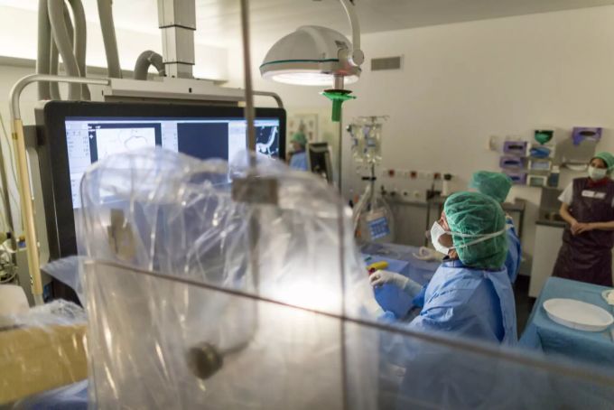 Jährlich kommen rund 160'000 Personen mit einem Hirn-Aneurysma auf die Intensivstation. jährlich