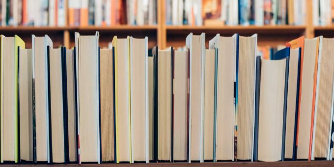Trotz geschlossener Bibliothek können in Rubigen Medien ausgeliehen werden.