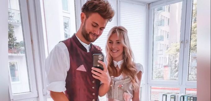 Bachelorette: Daniel Lott und seine Freundin Eva im schicken Outfit. Daniel Lott
