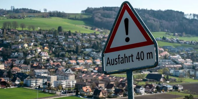 Ausfahrtsschild in Stettlen. Ausfahrtsschild in Stettlen.