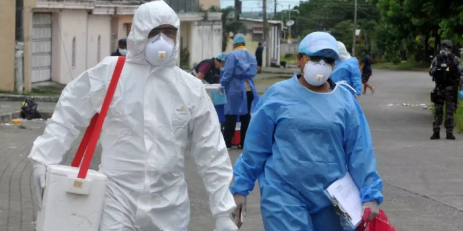 Gesundheitspersonal in der ecuadorianischen Stadt Guayaquil