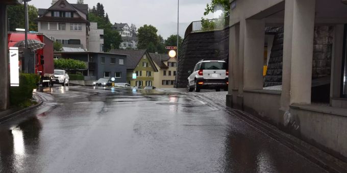 Bei Selbstunfall verletzt. Bei Selbstunfall verletzt