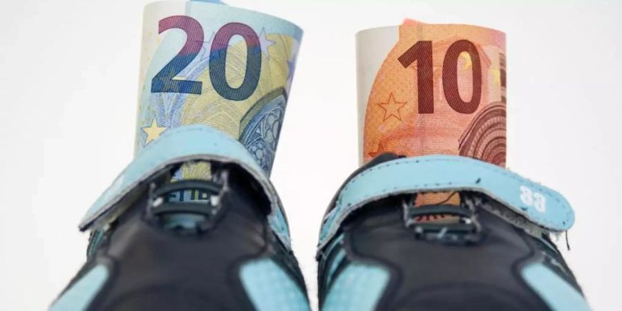 Elterngeld, Kindergeld und Kinderzuschlag: Laut Kabinettsbeschluss sollen Eltern Leistungen für ihr Kind künftig in einem Rutsch online beantragen können. Foto: Andrea Warnecke/dpa-tmn