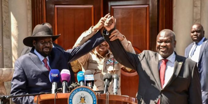 Vizepräsident Riek Machar (r.) mit Staatschef Salva Kiir Vizepräsident Riek Machar (r.) mit Staatschef Salva Kiir