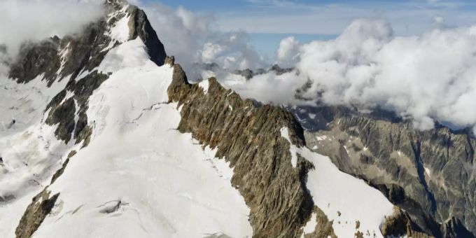 Der Snowborder ist am abgebildeten Mont Dolent verstorben. Mont Dolent