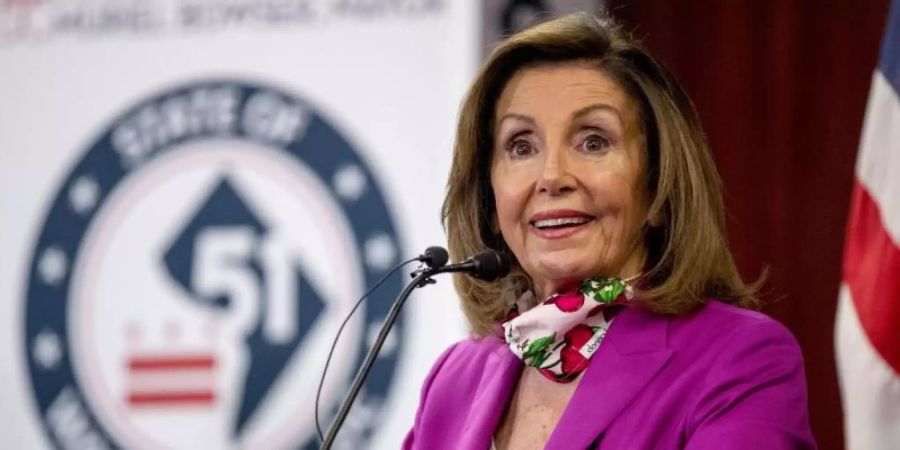 Die Sprecherin des US-Repräsentantenhauses, Nancy Pelosi, spricht bei einer Pressekonferenz. Foto: Andrew Harnik/AP/dpa