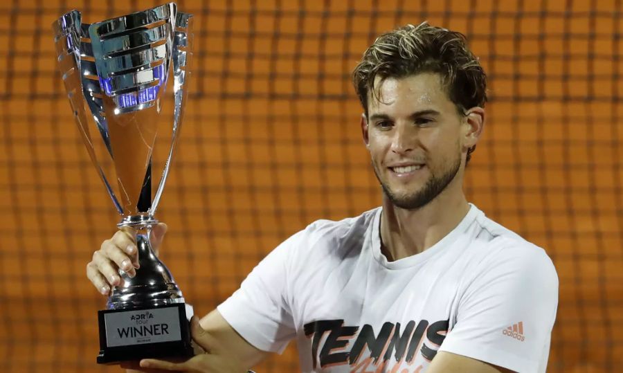 Dominic Thiem (ATP 3) gewinnt den Auftakt des von Novak Djokovic initiierten Turniers.