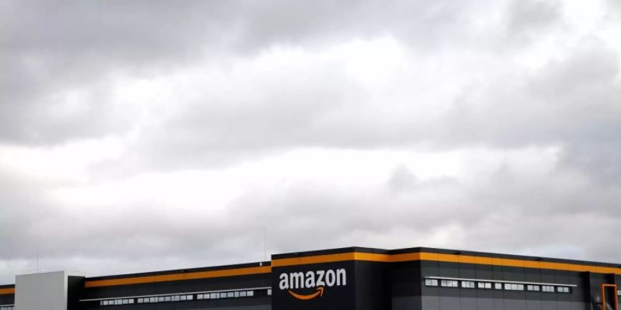 Ein Amazon-Vertriebszentrum bei Paris. Foto: Thomas Samson/AFP/dpa